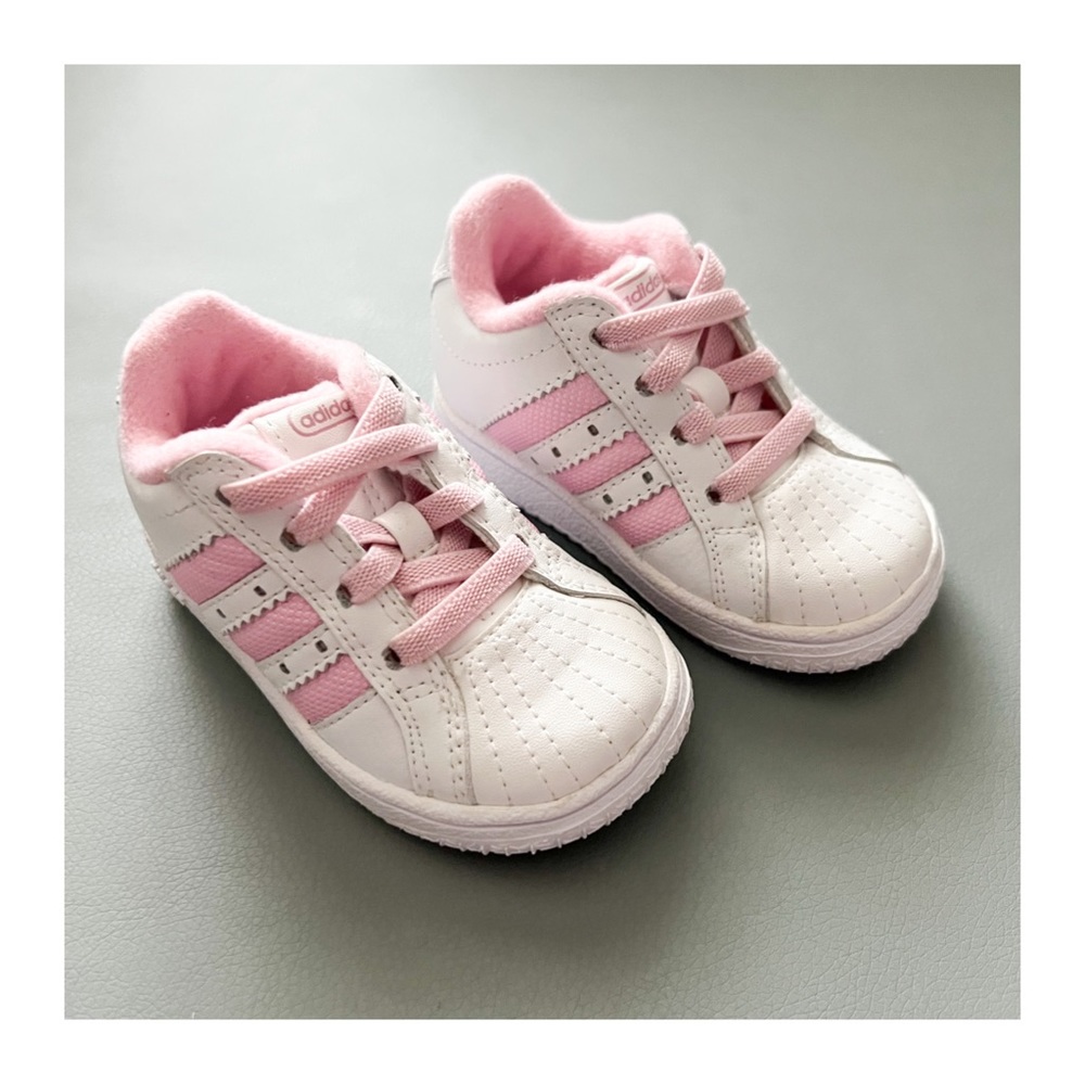 LIKE NEW | Adidas | Toddler Size 4 Sneakers